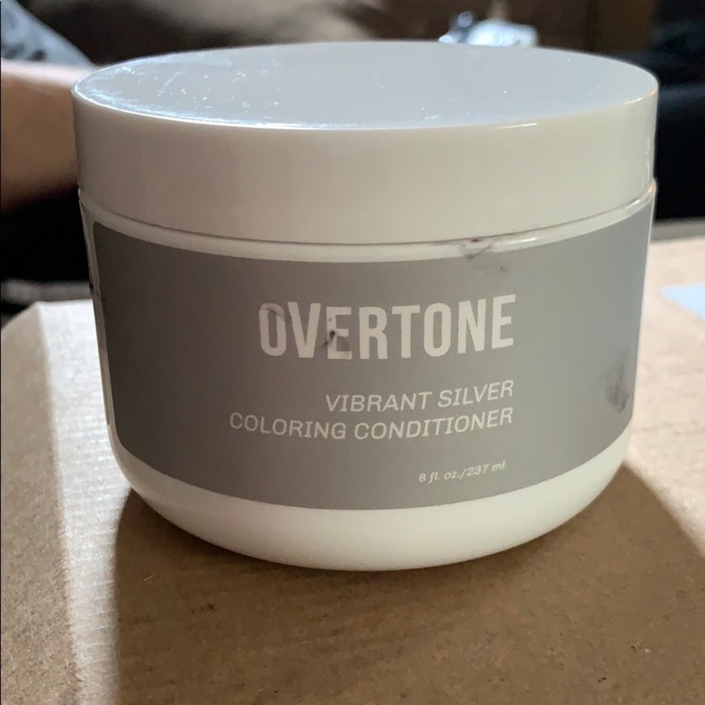 Overtone Vibrant Silver deep coloring conditioner